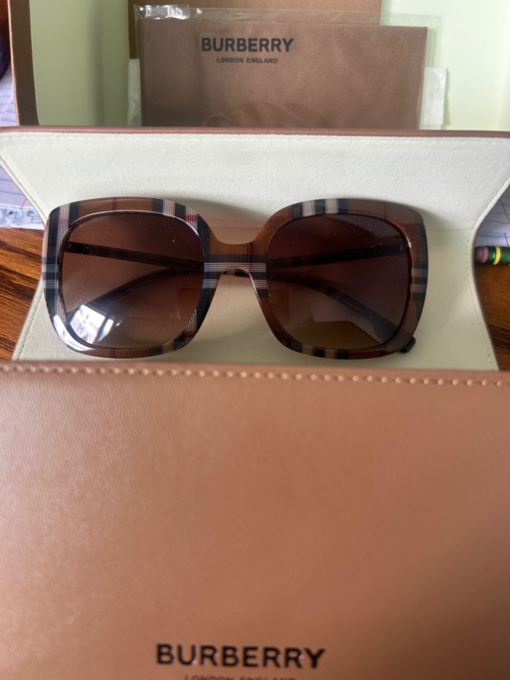New! Burberry Brown Plaid Oversized Square Women’s Sunglasses